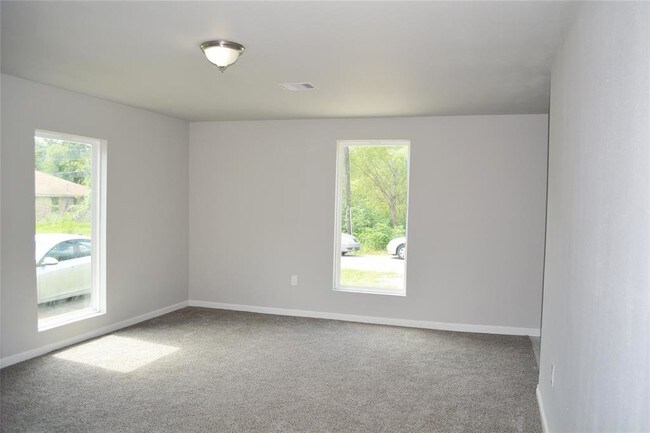 Building Photo - 303 Gans St