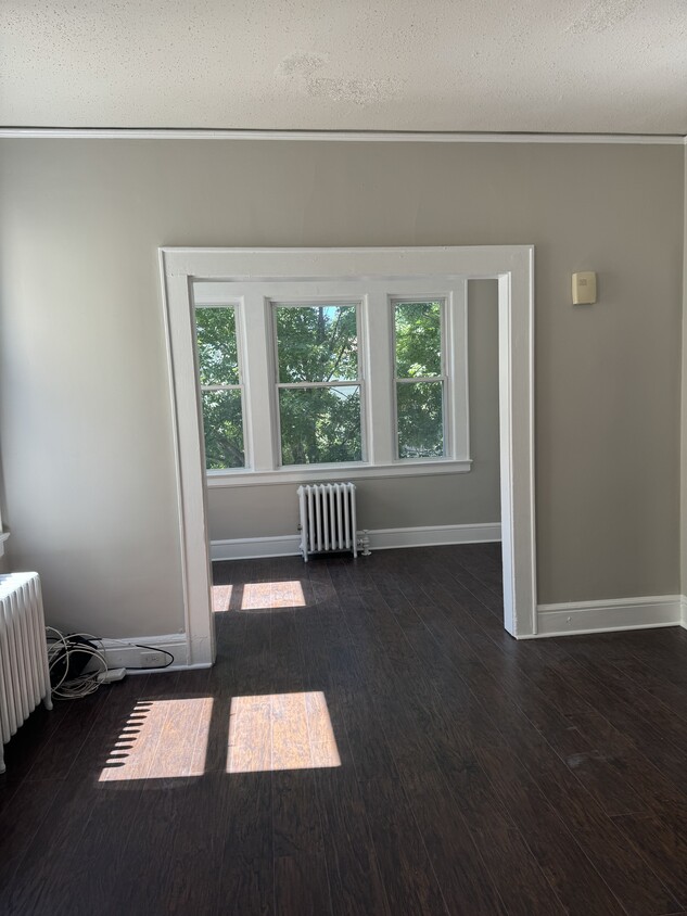 Primary Photo - 137 Willowdale Ave