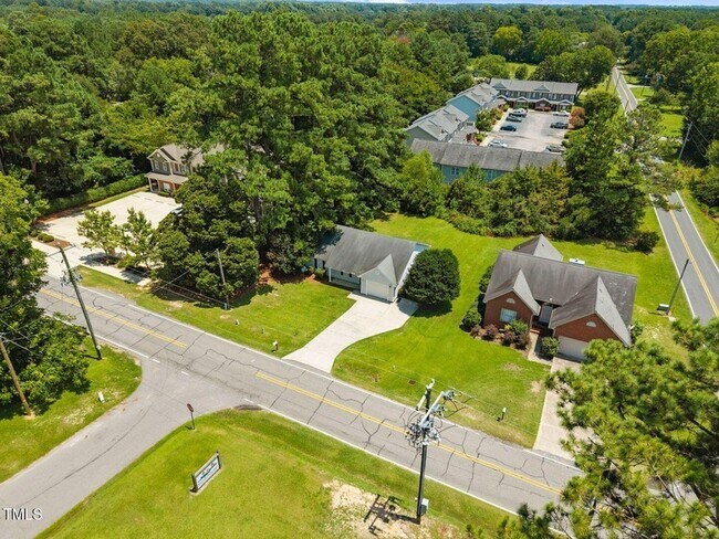 Foto del edificio - 450 Main St