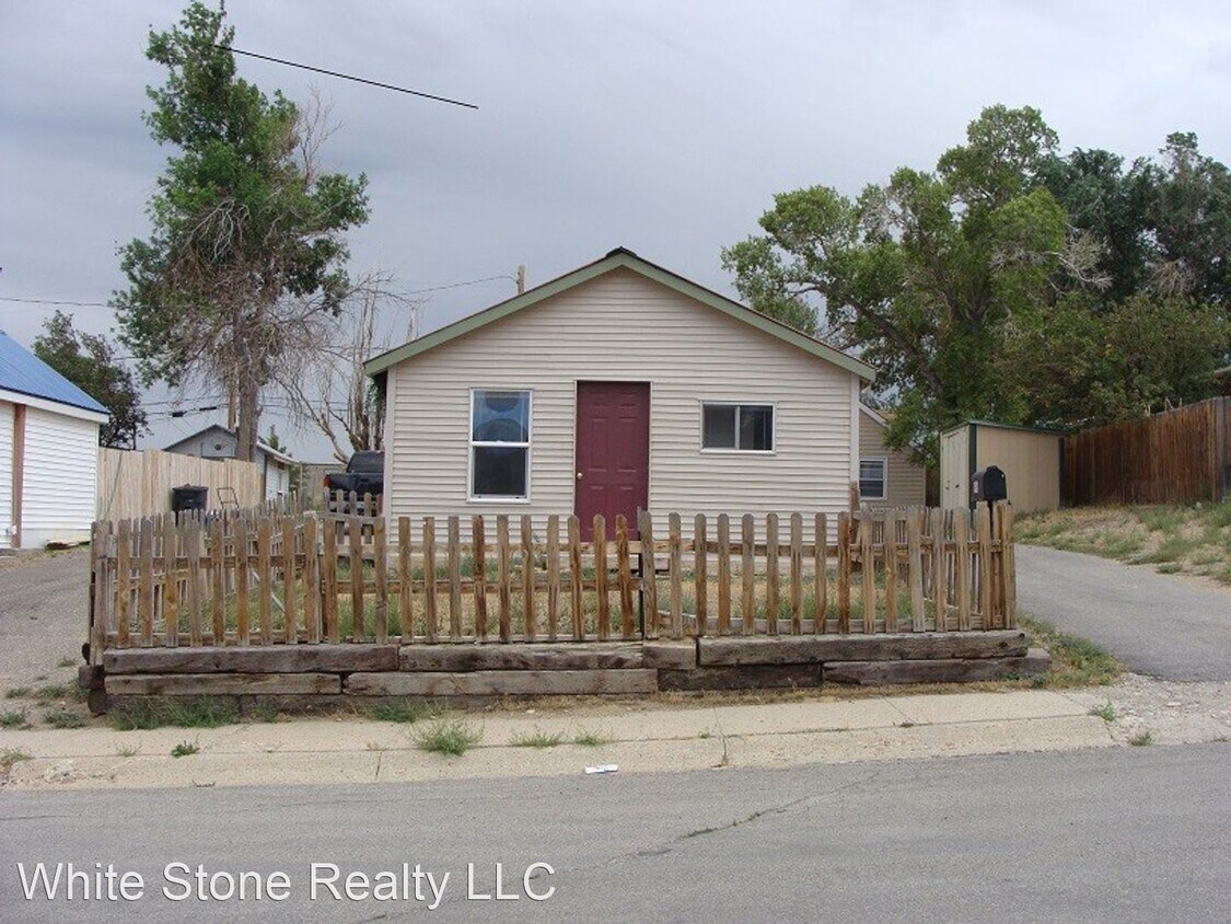 916 W Buffalo St, Rawlins, WY 82301 House Rental in Rawlins, WY