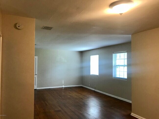 Building Photo - 4404 Water Oak Ln