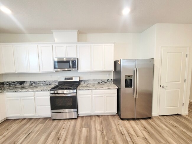 Building Photo - Newly Built Home in Roseville - 4017 New M...
