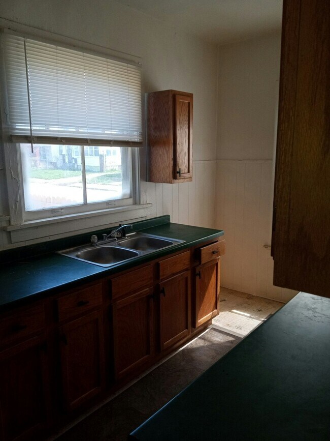 Foto del edificio - 319 E Archer Ave