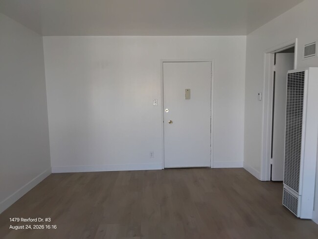 Building Photo - 238 3/4 Rexford Dr