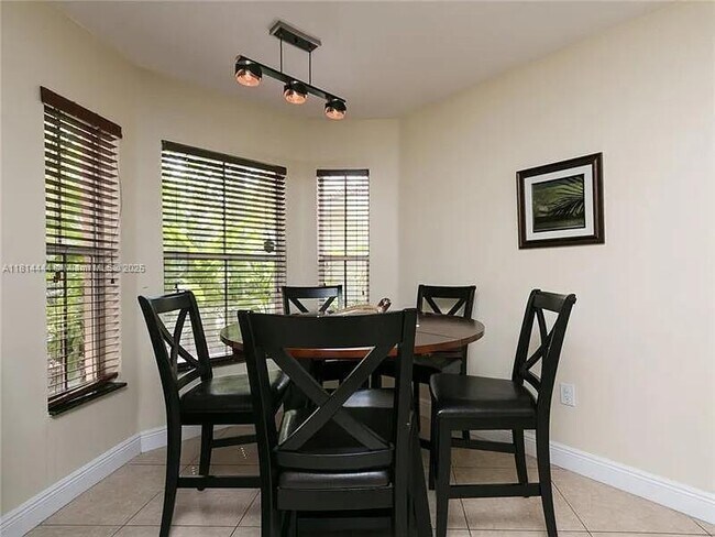 Foto del edificio - 1590 Seagrape Way
