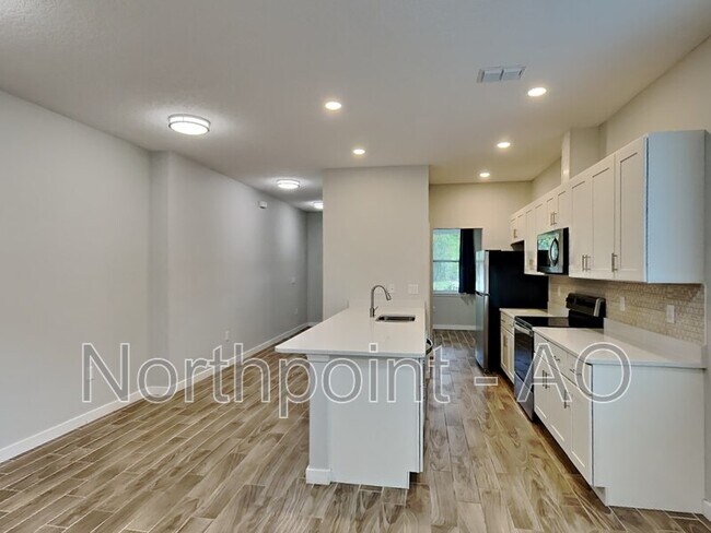 Foto del edificio - 814 W Miller St
