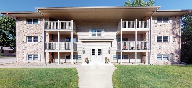 Building Photo - 2000 S Douglas Ave