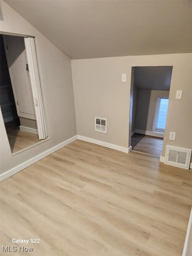 Foto del edificio - 7127 Deveny Ave