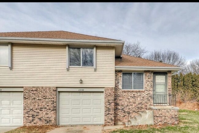 Building Photo - 11226 Roxbury Dr