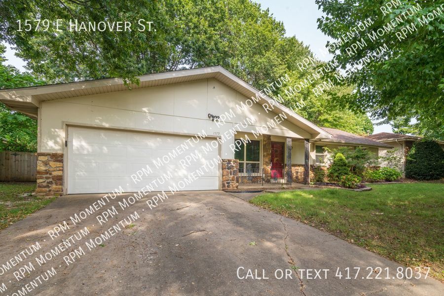 Primary Photo - Spacious 3Bed/2Bath Home