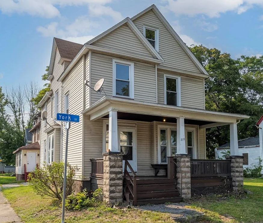 Primary Photo - 119 York St
