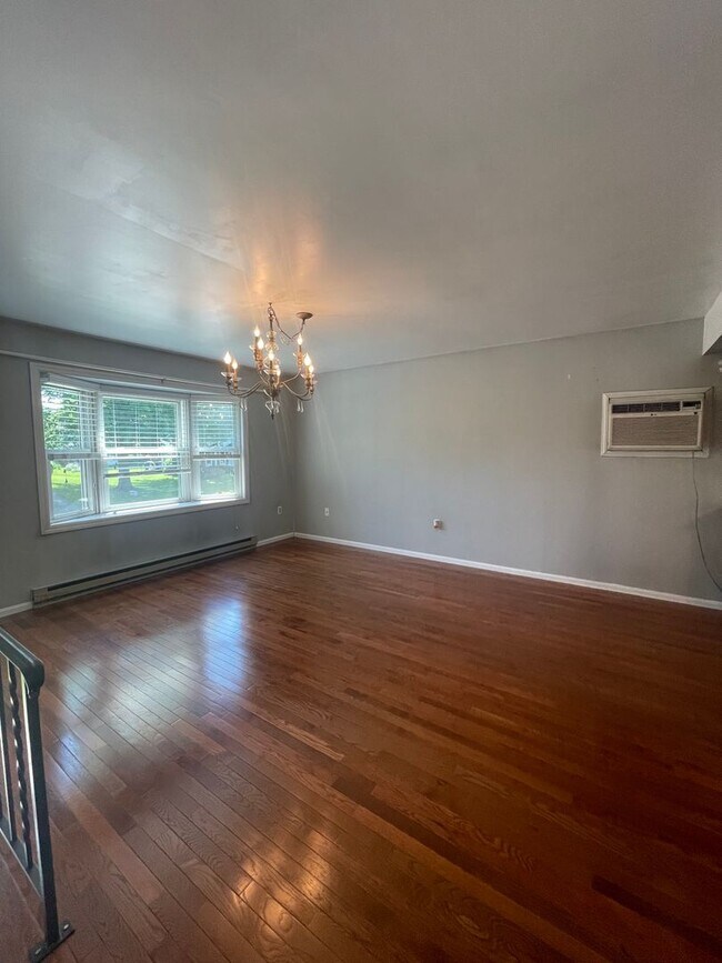 Building Photo - Beautiful Single Family Home for Rent In L...