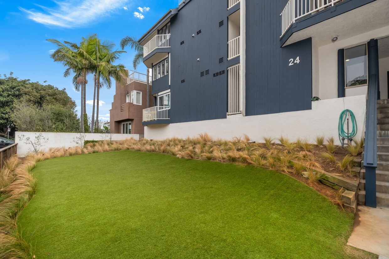 Foto principal - 24 Westwind St