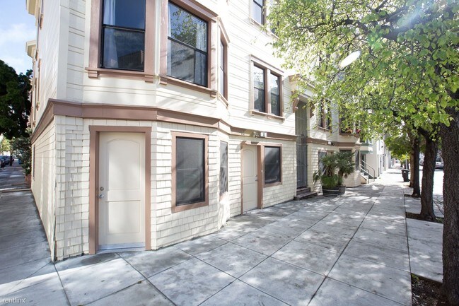 Building Photo - 41 Lafayette St