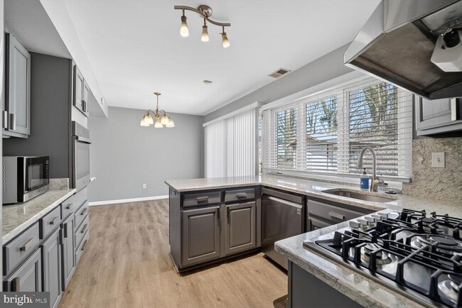 Foto del edificio - 1405 Pennington Ln