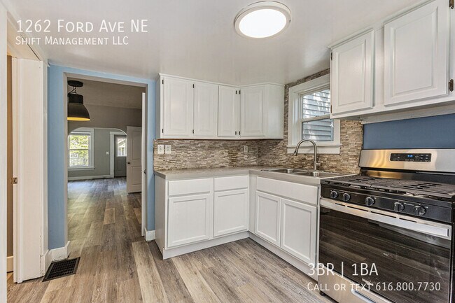 Foto del edificio - 1262 Ford Ave NE