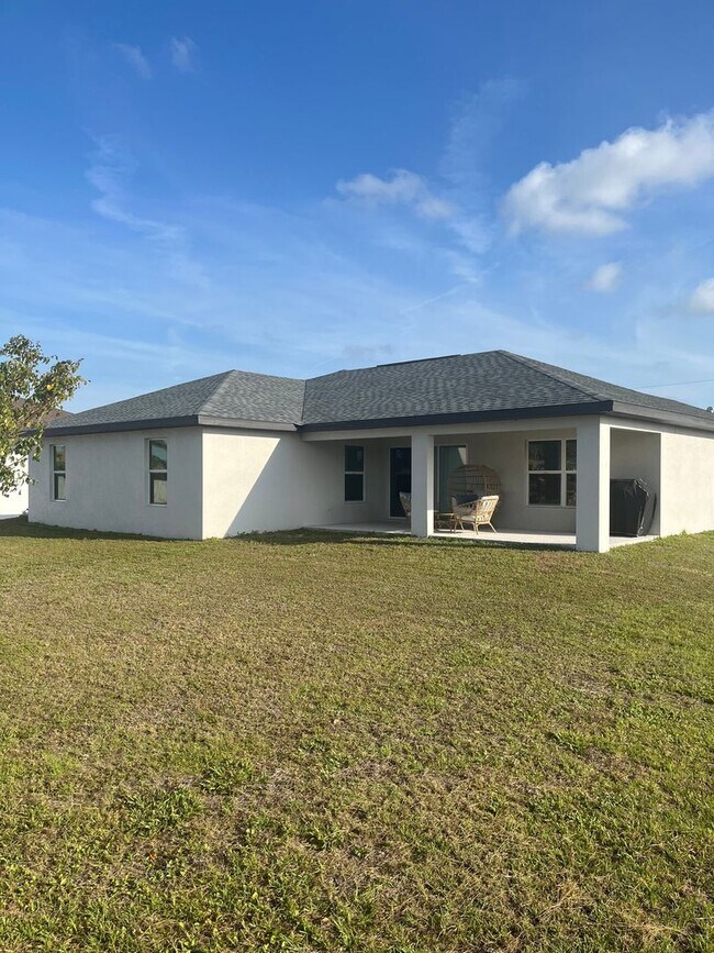 Foto del edificio - 3 Bedroom Single Family Home in Cape Coral