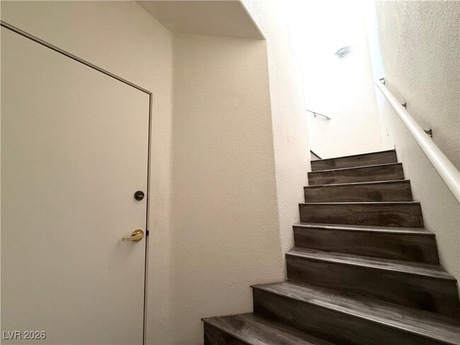 Building Photo - 6520 Bucking Horse Ln