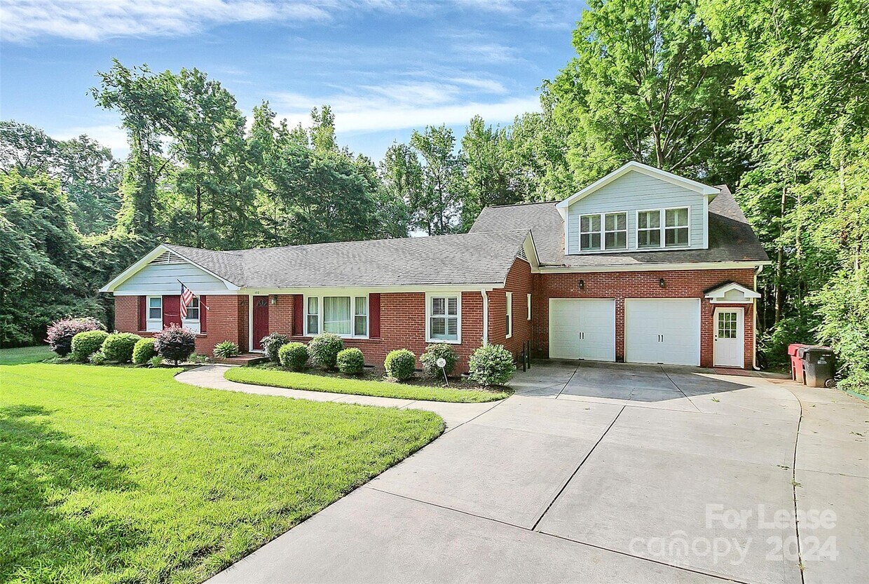 Primary Photo - 132 Vernon Dr