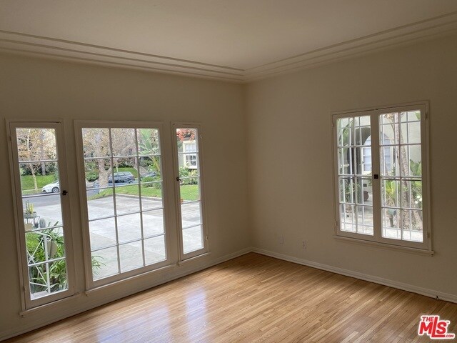 Foto del edificio - 428 N Sycamore Ave