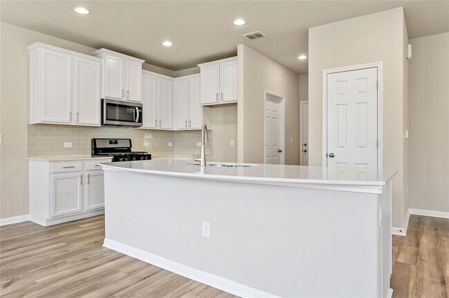 Building Photo - 10017 Dawn Pearl Dr