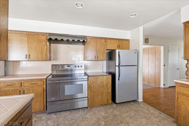 Building Photo - 1709 S 14th St