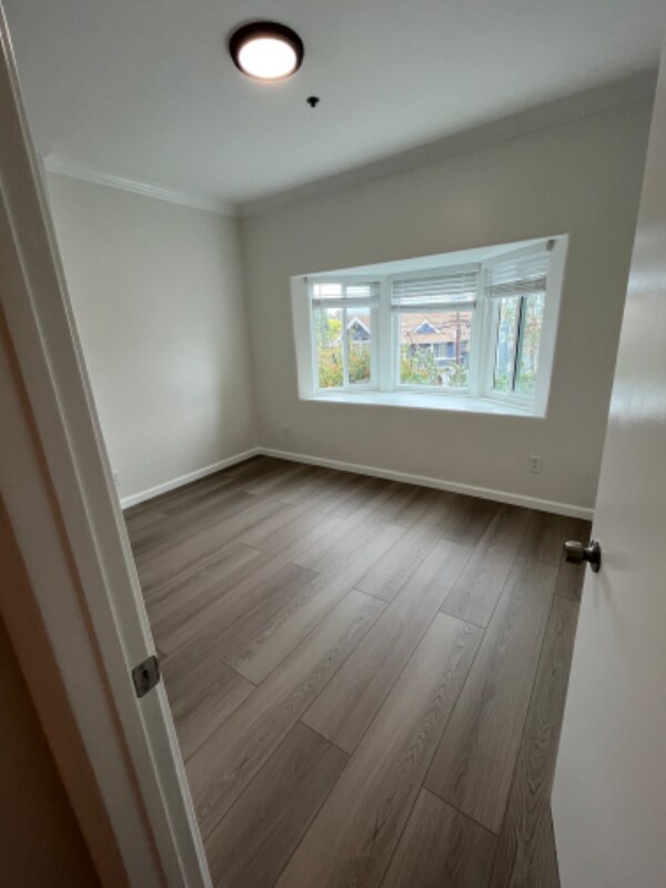 Foto del edificio - 1072 Laguna Ave