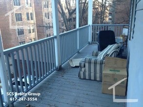 Building Photo - 162 Kelton St