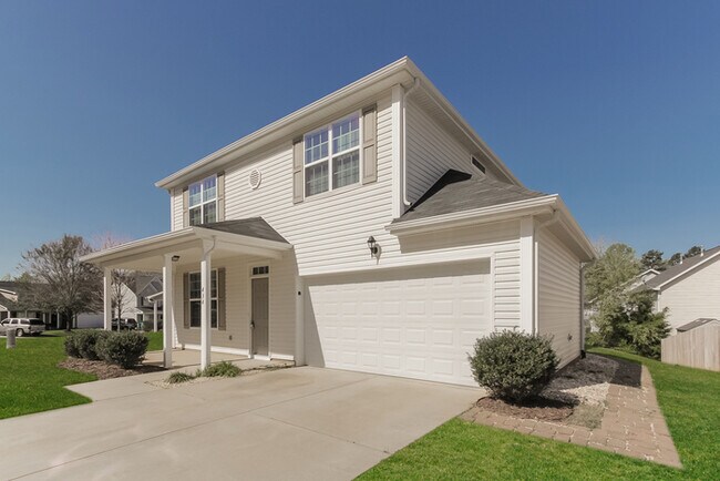 Building Photo - Gorgeous 4BR 2.5BA Home