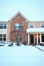Building Photo - 2492 Waterbury Ln