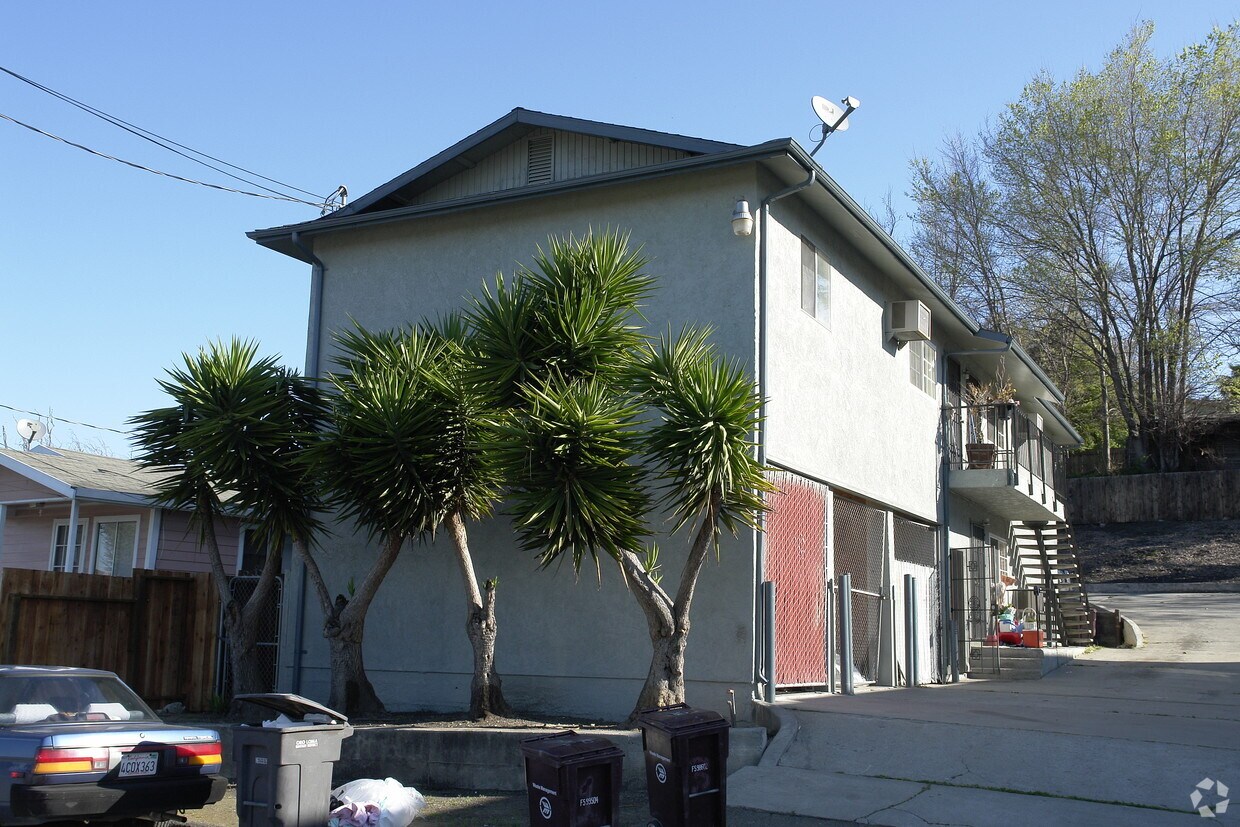 Primary Photo - 16550 Los Banos St