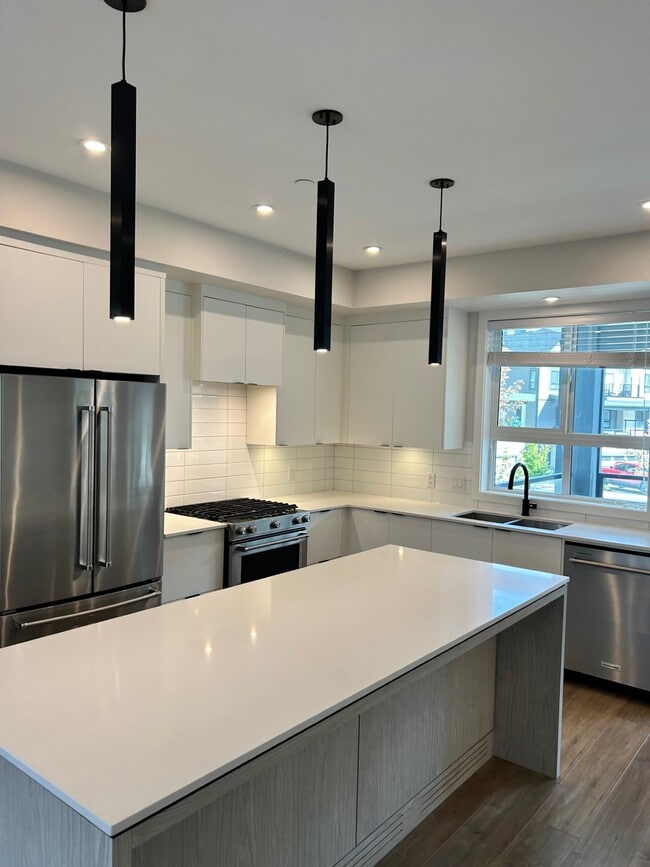 Photo du bâtiment - 45500-45500 Campus Dr