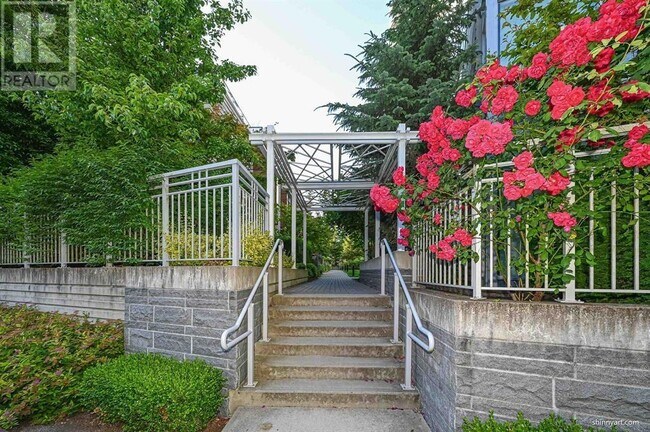 Photo du bâtiment - 3355-3355 Binning Rd