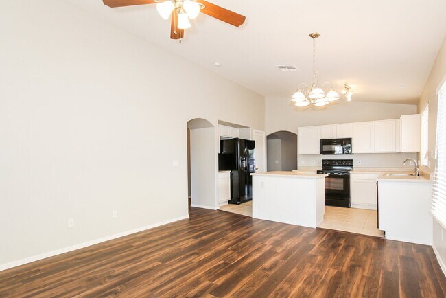 Foto del edificio - 11717 W Poinsettia Dr