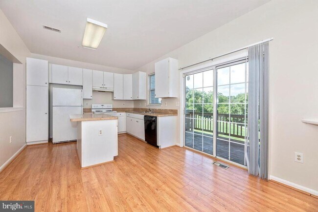 Building Photo - 948 Turning Point Ct