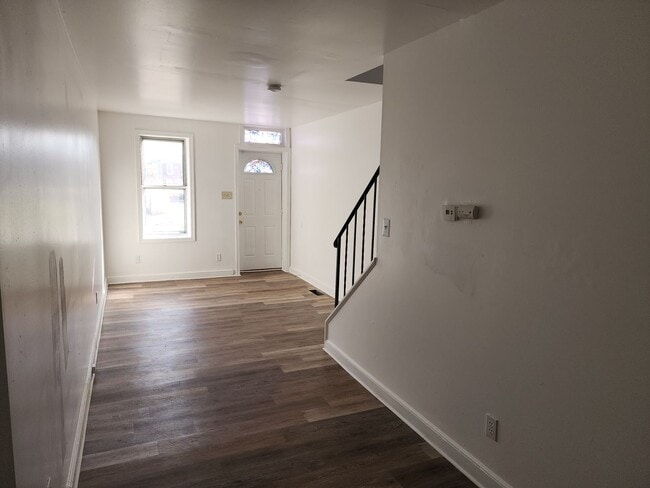 Building Photo - 203 Porter St