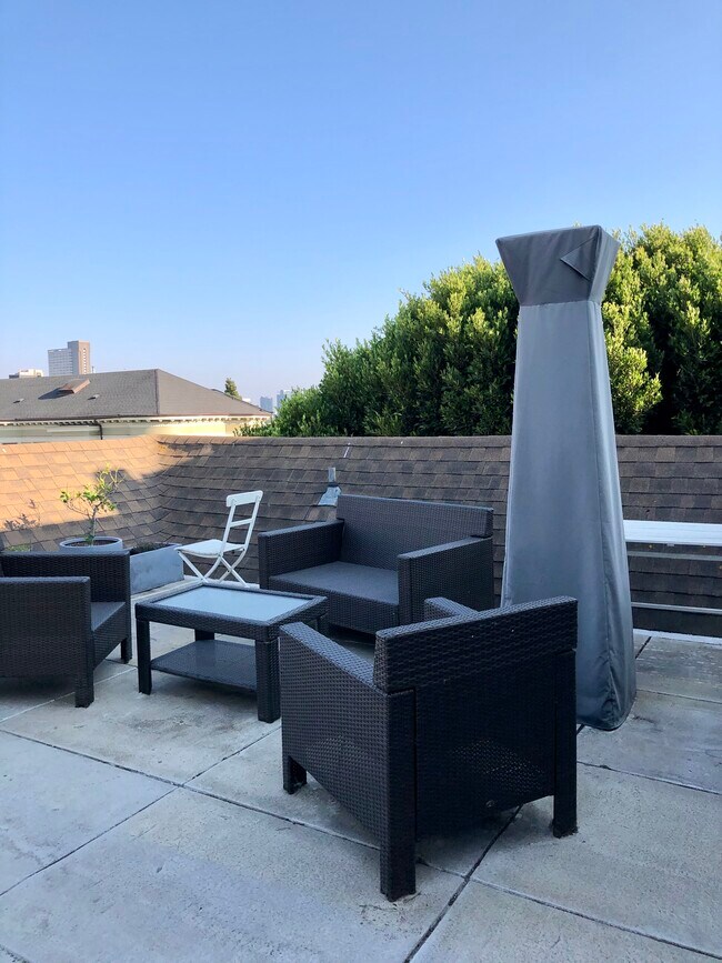 Roof Deck - 2205 Steiner St