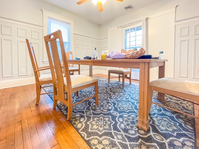 Foto del edificio - 209 Chestnut Hill Ave