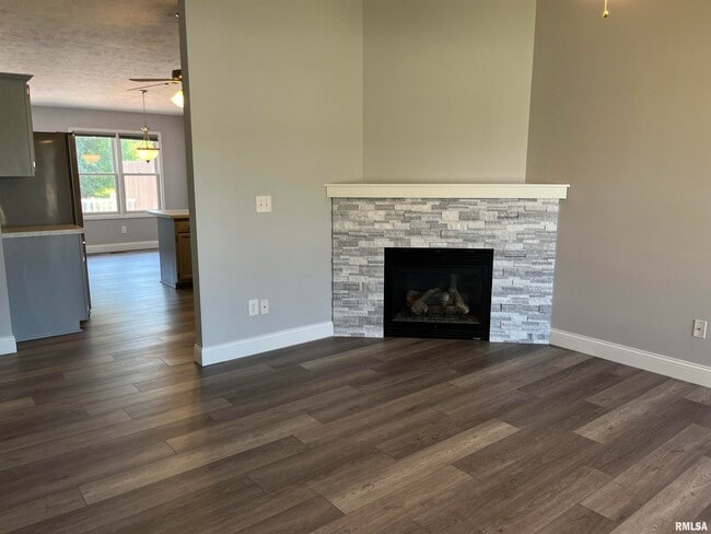 Building Photo - 1704 Tern Pl