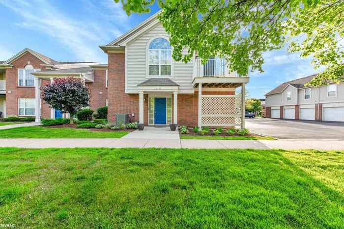 Foto principal - 51709 Adler Park Dr W