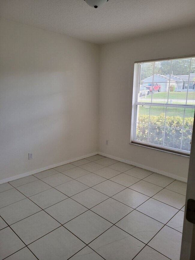 Foto del edificio - Spacious, Bright & Move-In Ready Home in Clermont!