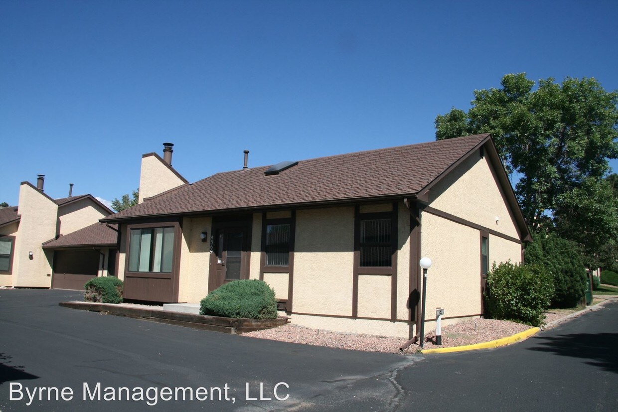 Primary Photo - 4569 Winewood Village Dr