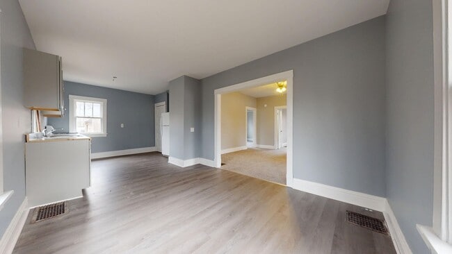 Building Photo - 4 Bedroom in Mansfield Schools!