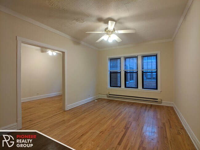 Foto del edificio - 633 W Cornelia Ave