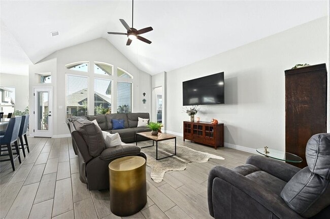 Building Photo - 117 White Steppe Way