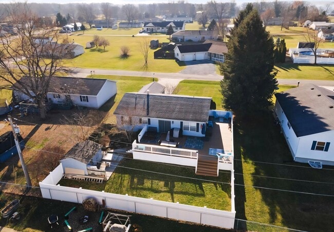 Building Photo - 9202 E Lilac Ln