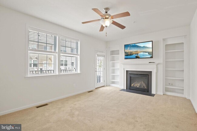Building Photo - 359 Paladium Ct