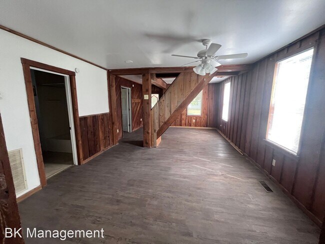 Foto del edificio - 3 br, 1 bath House - 1002 Washington Street