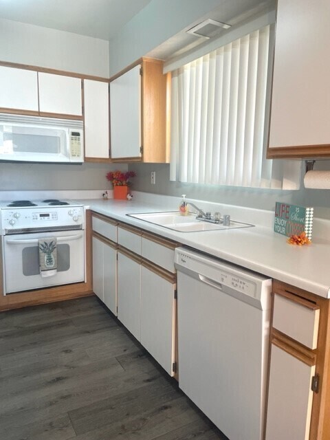 Foto del edificio - 6610 S Lakeshore Dr
