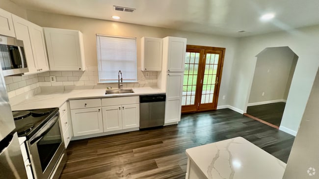 Building Photo - 15801 Atomic Ln